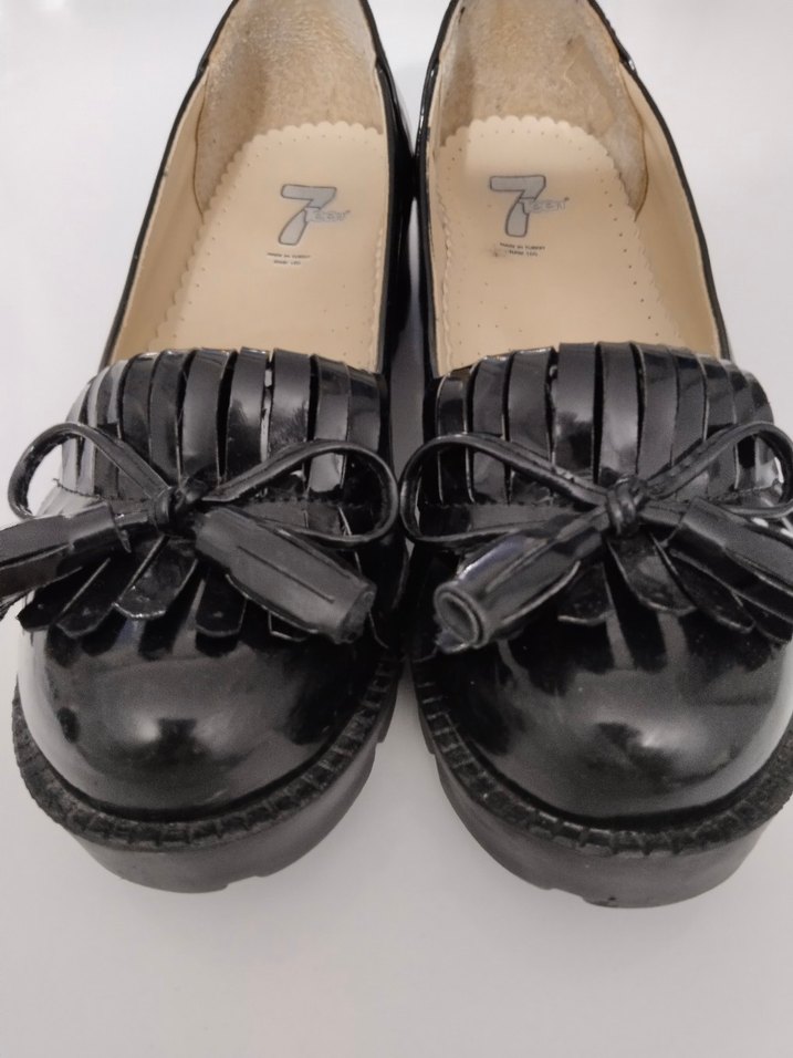 Kız Çocuk Siyah Püsküllü Loafer Ayakkabı - Görsel 2