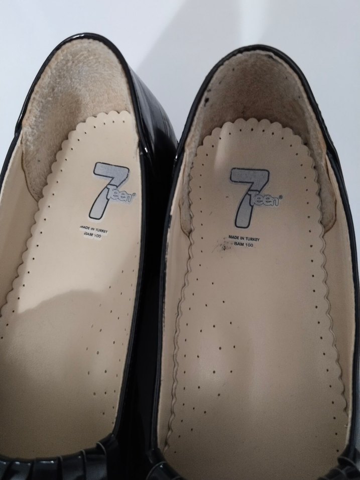 Kız Çocuk Siyah Püsküllü Loafer Ayakkabı - Görsel 4