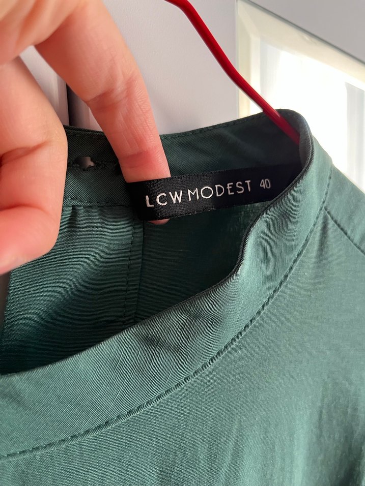 Yeşil Piliseli Uzun Kadın Elbise - Görsel 3