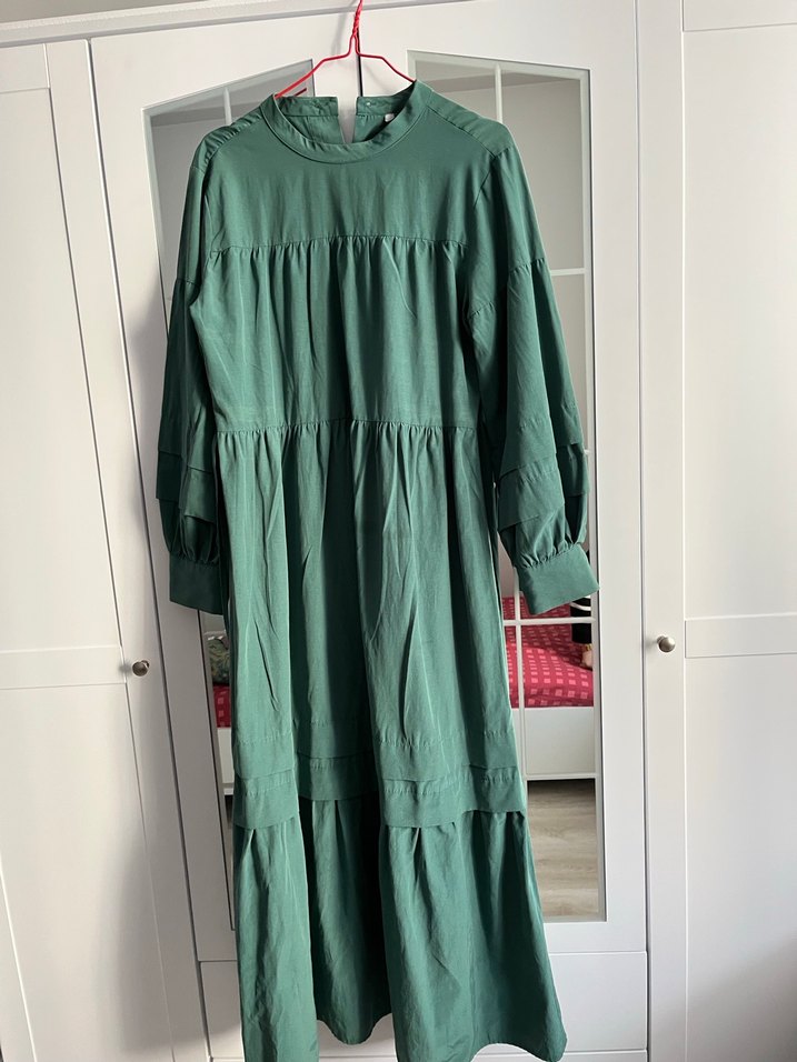 Yeşil Piliseli Uzun Kadın Elbise - Görsel 2