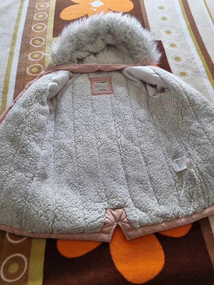 Kız Çocuk Pembe Kürklü Mont - Görsel 5