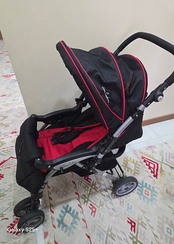 Pierre Cardin Kırmızı Detaylı Siyah Bebek Arabası