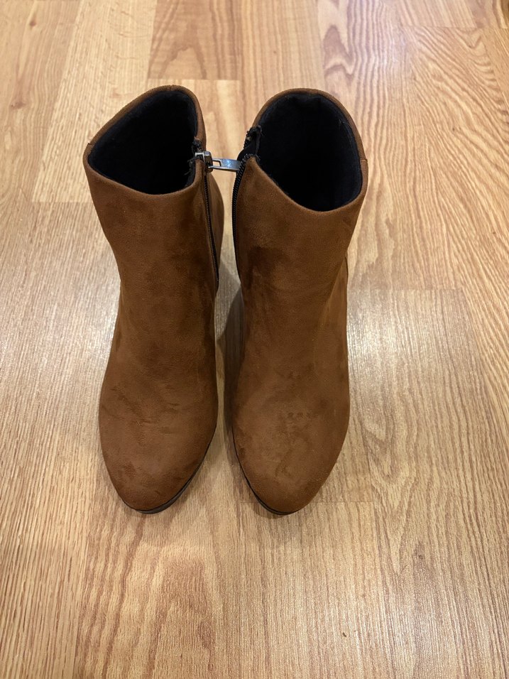 Kahverengi Süet Tokalı Kadın Topuklu Bot - Görsel 3