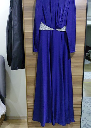 Uzun Lacivert Yüksek Yakalı Kadın Abiye Elbise - Görsel 2