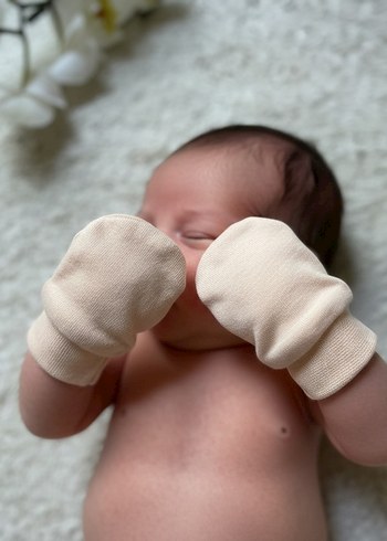 Beyaz ve yavruağzı Eldiven Seti - Görsel 2