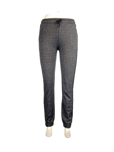 H&M Eşofman Altı %70 İndirimli.
