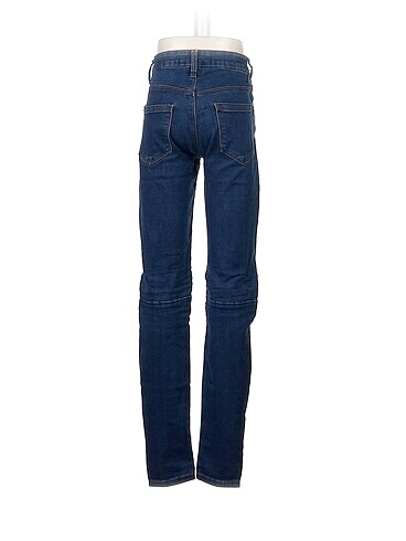 32 Beden Bershka Jean / Kot %70 İndirimli.