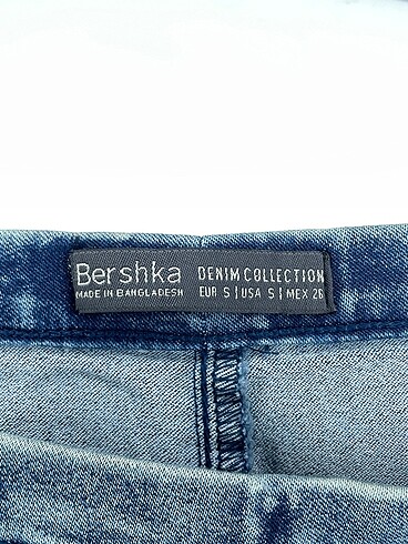 s Beden çeşitli Renk Bershka Mini Şort %70 İndirimli.