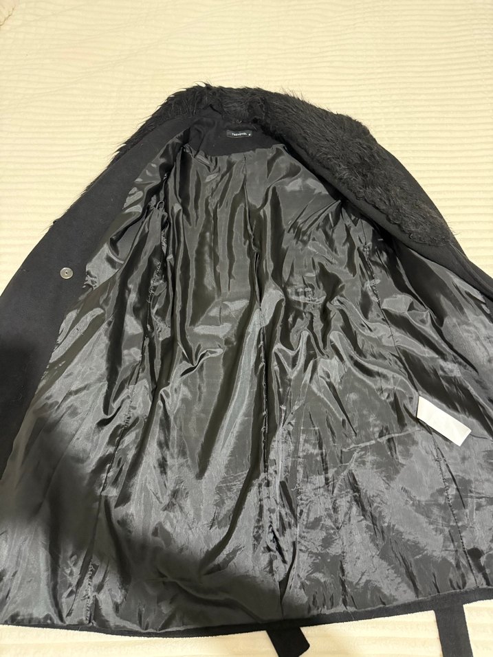 Siyah Yün Kaban, Kürklü Yaka - Görsel 3