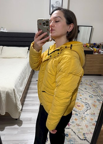 Sarı Kapüşonlu Fermuarlı Kadın Mont - Görsel 5