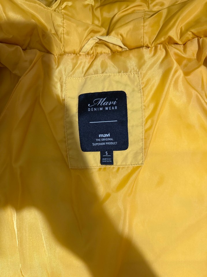 Sarı Kapüşonlu Fermuarlı Kadın Mont - Görsel 2