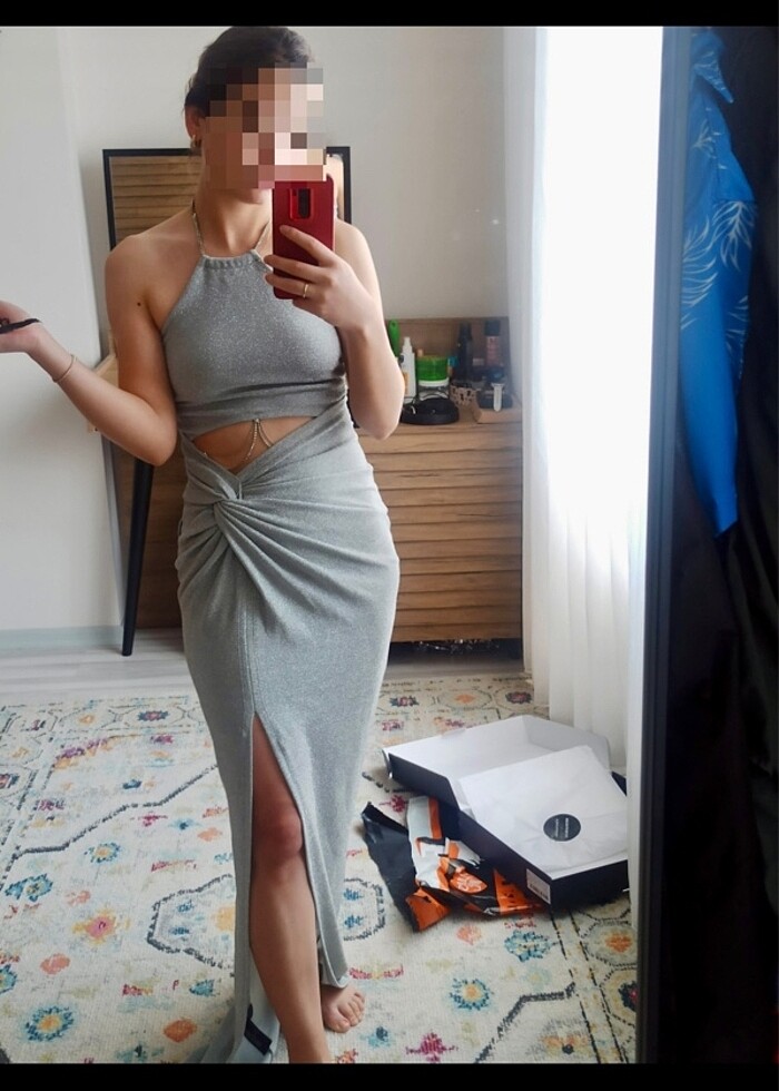 Zeynep tosun zincir detaylı abiye - Görsel 5