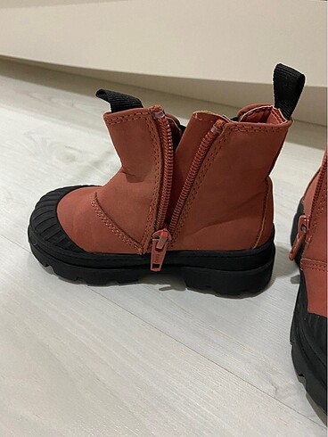 22 Beden çeşitli Renk H&M çocuk botu