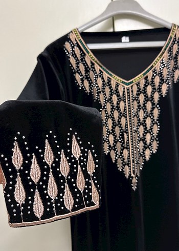 Nakışlı Siyah V Yaka Uzun Elbise kadife elbise - Görsel 2