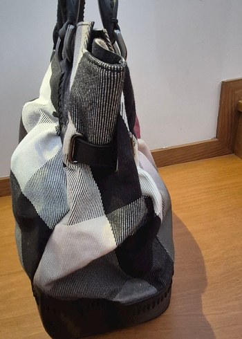 Burberry büyük boy çanta - Görsel 5