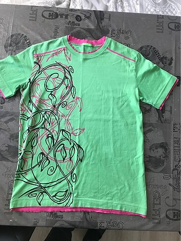 Benetton tshirt