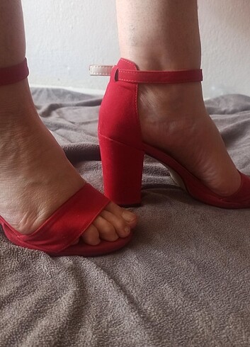 36 Beden kırmızı Renk Kalın topuklu ayakkabı 
