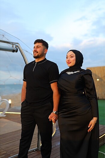 xl Beden siyah Renk Aksesuar Detaylı Saten drapeli Abiye Siyah