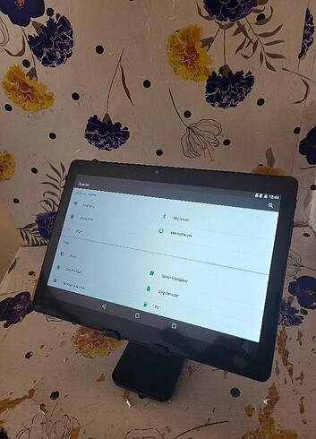 TABLET BÜYÜK EKRAN SORUNSUZ ŞARJ ALETI İLE 