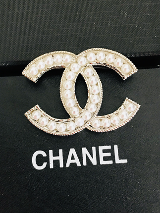 Chanel Chanel broş