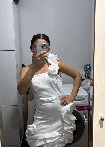 s Beden Beyaz Straplez Mini Fırfırlı Elbise