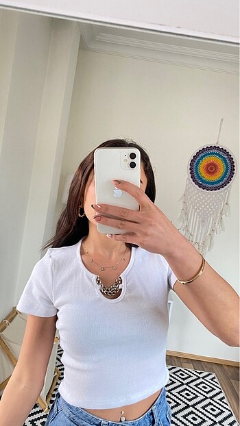 Beyaz tshirt