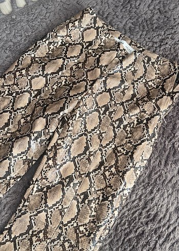 Kahverengi Yılan Desenli Kadın Kumaş Pantolon - Görsel 2