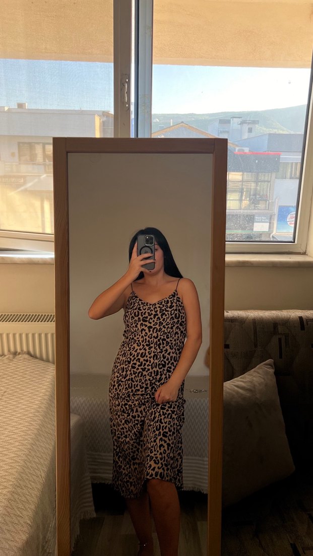 Leopar Desenli V Yakalı Uzun Elbise - Görsel 2