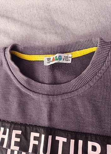8 Yaş Beden 8 yaş erkek çocuk gri sweatshirt
