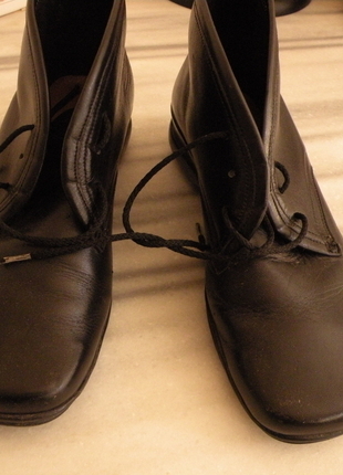 siyah ayakkabı