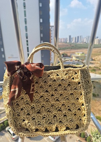Zara Bohem Dantel Detaylı Örgü Kadın Çanta
