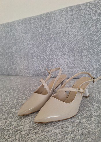 Zara Bej Bağcıklı Kadın İnce Topuklu Ayakkabı