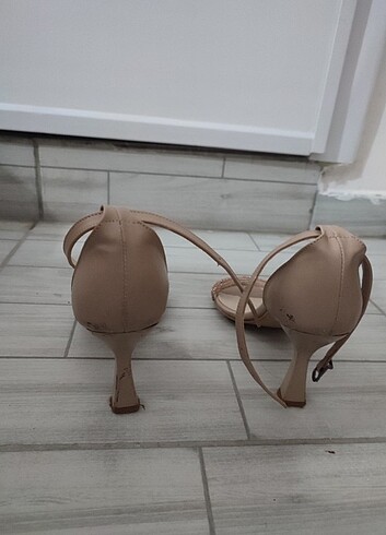 Yazlık topuklu ayakkabı - Görsel 5