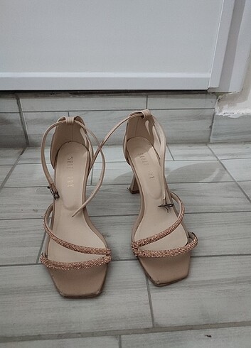 Yazlık topuklu ayakkabı - Görsel 8