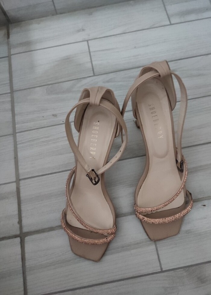 Yazlık topuklu ayakkabı - Görsel 2