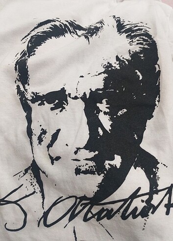 7 Yaş Beden beyaz Renk Atatürk Baskılı Tişört 