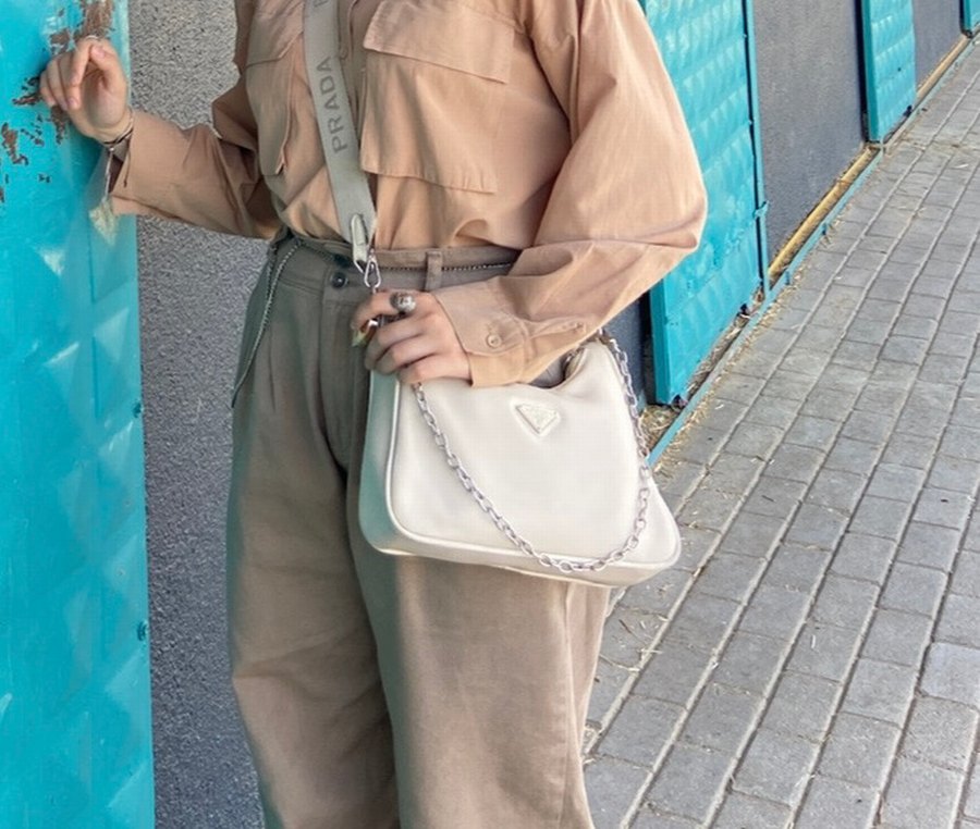 Beyaz Zincir Detaylı Prada Deri Çanta - Görsel 3
