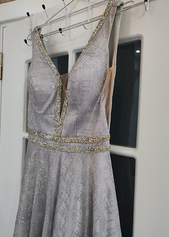 Gri V Yakalı Uzun Abiye Elbise - Görsel 3