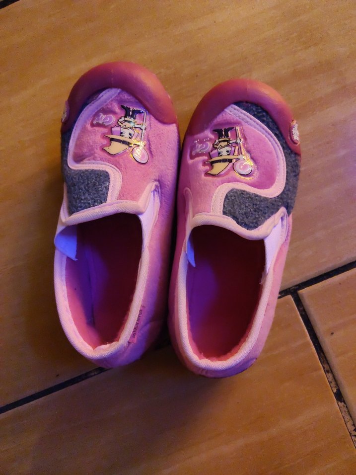 Kız Çocukları için Pembe Sıcak Terlikler - Görsel 4