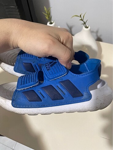 27 Beden Adidas bebek/ çocuk sandalet