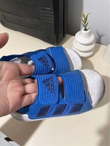 27 Beden mavi Renk Adidas bebek/ çocuk sandalet