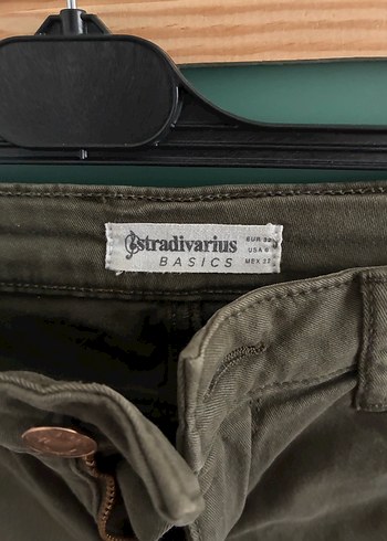Stradivarius Kadın Koyu Haki Süet Mini Şort