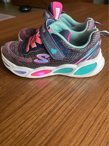 26 Beden çeşitli Renk Skechers çocuk ayakkabı
