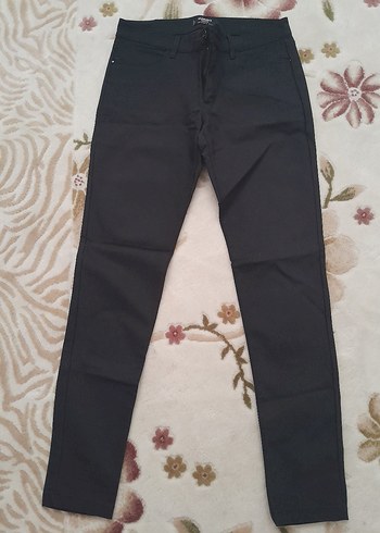 Kadın Siyah Regular Fit Kumaş Pantolon