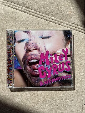Miley Cyrus Dead Petz CD