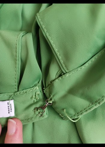 Yeşil Kolsuz Pilili bluz - Görsel 6