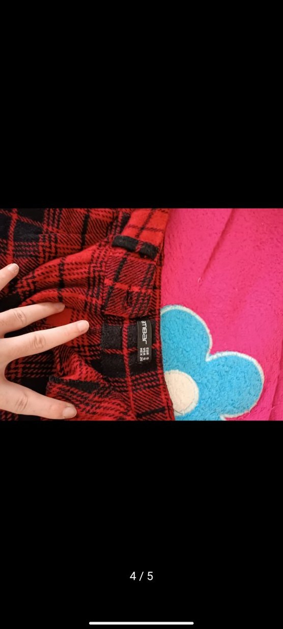 Kırmızı Desenli Mini Şort - Görsel 4