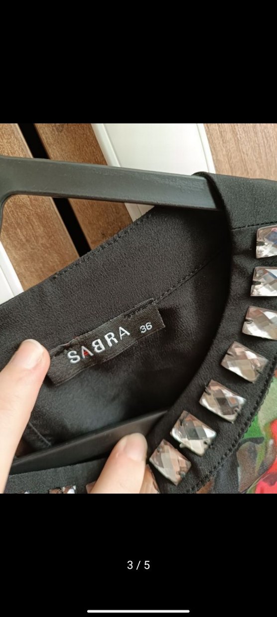 Uzun Kollu Siyah Gül Desenli Bluz - Görsel 3