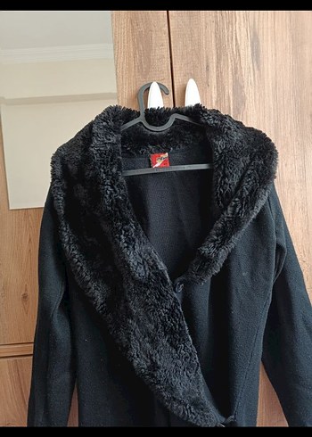 Siyah Peluş kürk Detaylı Uzun Kadın Kaban - Görsel 2