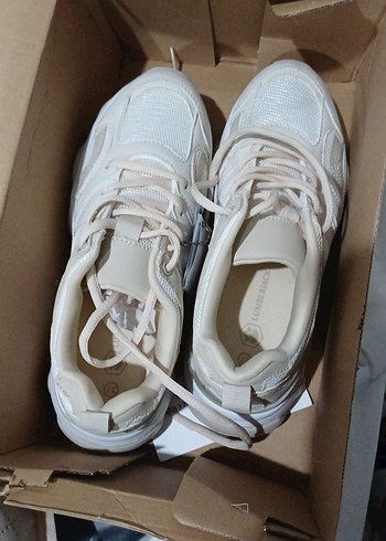Beyaz Kadın Spor Stiletto Topuklu Sneakers